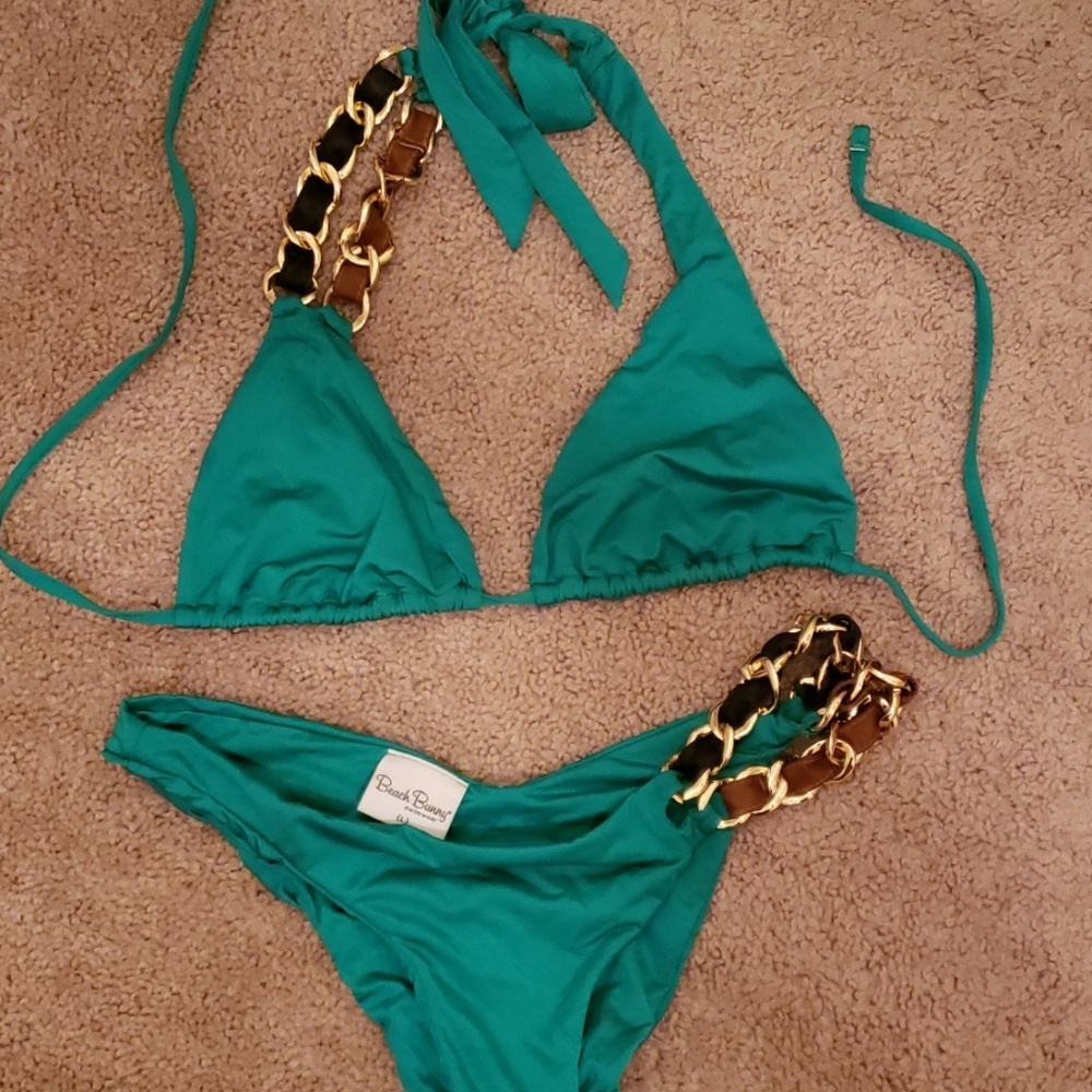 Beach Bunny Miss Know It All bikini